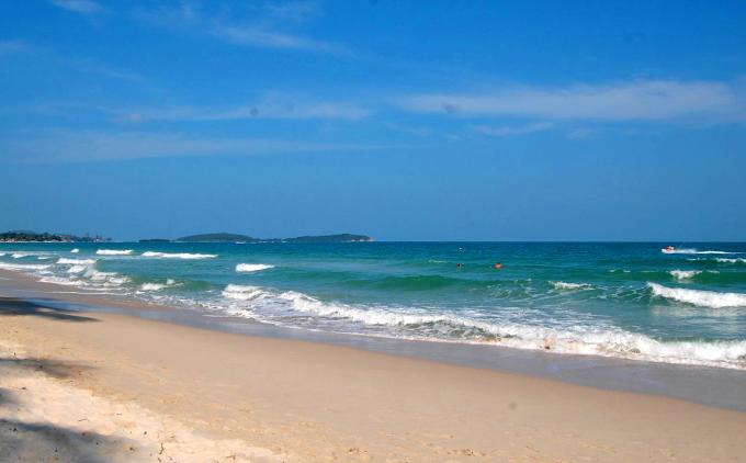 Белый песок на пляже Чавенг, Самуи