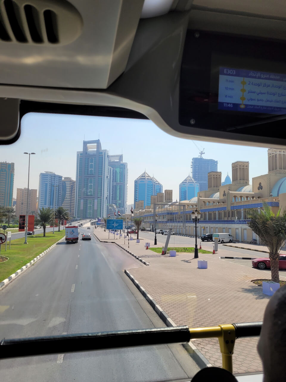 Вид со второго этажа автобуса в Дубай