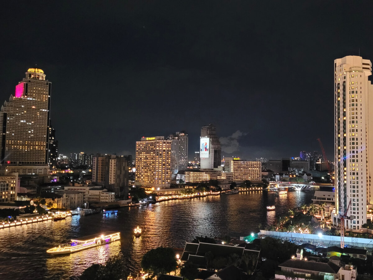Вид на Бангкок с террасы ТЦ Icon Siam