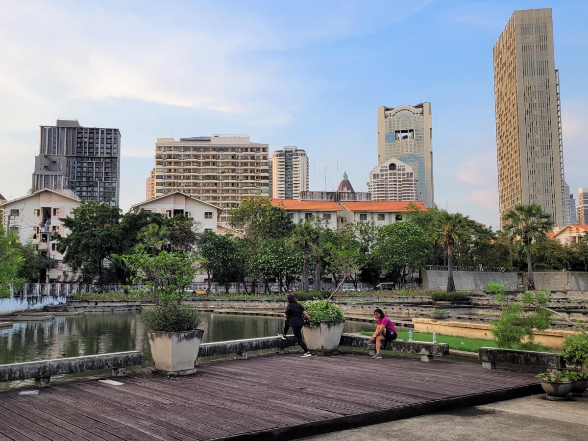 Небольшой парк в Бангкоке